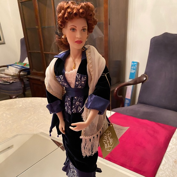 Vintage Franklin Heirloom Dolls(Set of 4) - Picture 16 of 16